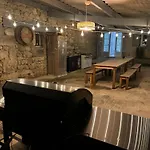 Enorme Domaine Avec Piscine, Salle De Fete, Boulodrome, Cinema Et *