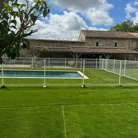 Enorme Domaine Avec Piscine, Salle De Fete, Boulodrome, Cinema Et Villa Nerac