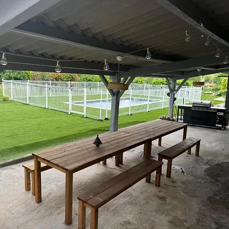 Enorme Domaine Avec Piscine, Salle De Fete, Boulodrome, Cinema Et Βίλα