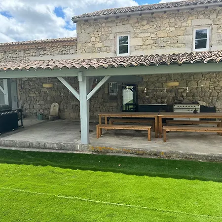 Enorme Domaine Avec Piscine, Salle De Fete, Boulodrome, Cinema Et Villa Nerac