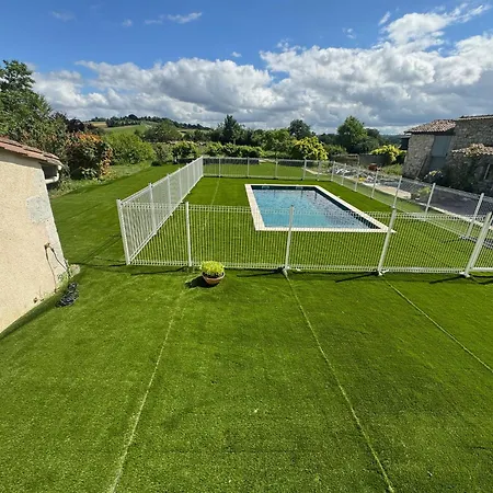 Enorme Domaine Avec Piscine, Salle De Fete, Boulodrome, Cinema Et *
