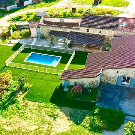 Enorme Domaine Avec Piscine, Salle De Fete, Boulodrome, Cinema Et Villa Nerac